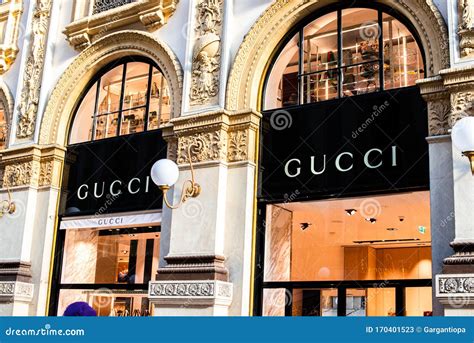 gucci store in galleria.